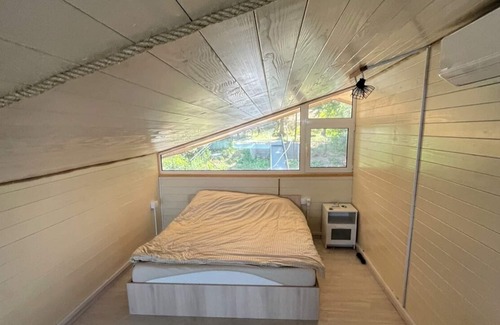 Palilula Boat Rental | Luxury Floating River House...Sleeps 10