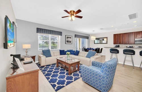 Sunridge Woods House | Luxury Florida Vacation Home – Private South Facing Pool & Close Disney