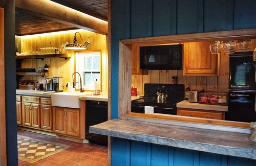 Hammondsport House | Luxury Forest Retreat: Outdoor Sauna & Plunge Tubs