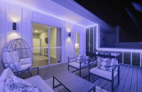 Nashville House | Luxury four-story Home, Rooftop Deck with views, PingPong! Sleeps 12!