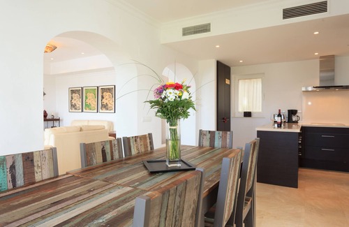 Arcos de la Frontera Villa | Luxury Frontline Golf 4 bed Villa with private pool in a secure gated community