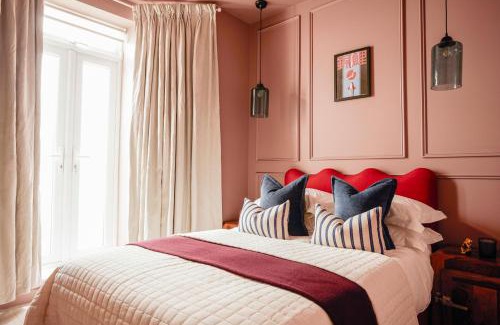 Parsons Green and Walham Apartment | Luxury Fulham Townhouse with cinema room