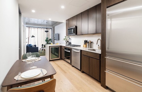 Chelsea Apartment | Luxury Full Floor Chelsea with Washer/Dryer 2bd