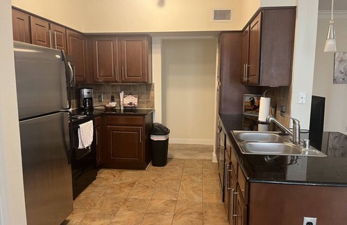 Nassau Bay Apartment | Luxury Fully Furnished Apartment by the Lake