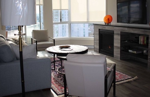 New Westminster Condo | Luxury furnished view condo