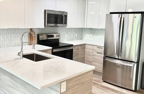 Quincy Apartment | Luxury Furnished 2 Bed Apartment in Quincy
