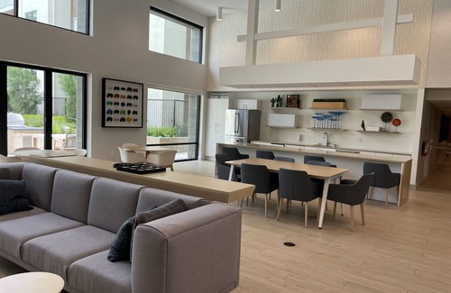 West San Jose Apartment | Luxury Furnished Apartment near Santana Row Westfield Mall Santa Clara /San Jose