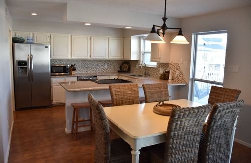 Isla Del Sol House | Luxury Galveston Waterfront Escape – Amazing Pool, Spa & Canal Views!
