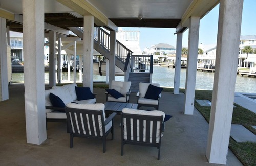 Isla Del Sol House | Luxury Galveston Waterfront Escape – Amazing Pool, Spa & Canal Views!