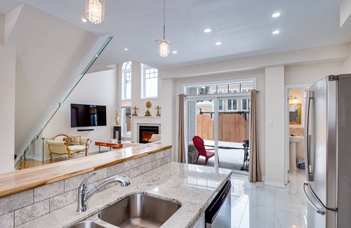 Lafontaine House | Luxury Georgian Bay gem, heated pool! Hot tub, close to trails & lake