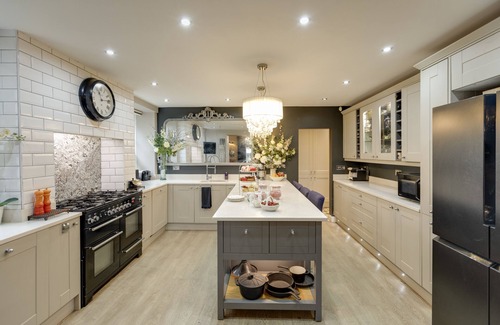 Bromsash Villa | Luxury Georgian Villa 8 Bedrooms Dog Friendly