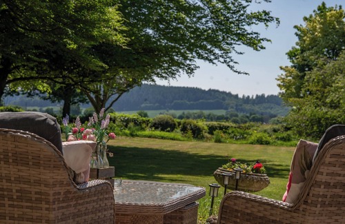 Bromsash Villa | Luxury Georgian Villa 8 Bedrooms Dog Friendly