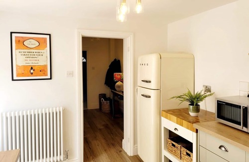 Montpellier Apartment | Luxury Getaway, Cheltenham's Finest Location