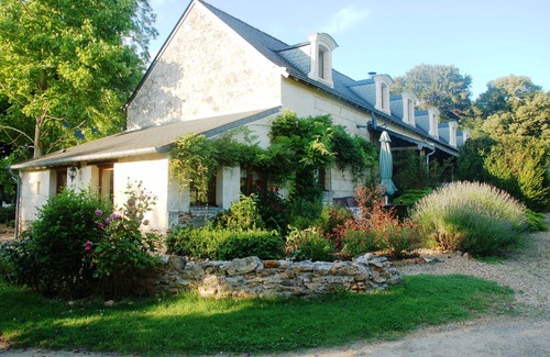 Brion Cottage | Luxury gites & B&B, near Saumur, in 18thC former wine estate, heated pool