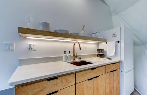 Pearcy Cabin | Luxury Glamping Dome “Sol” in countryside with hot/tub near Hot Springs