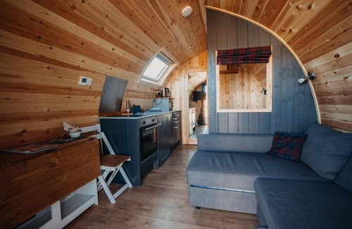 Achmelvich Cabin | Luxury Glamping Pod on the North Coast 500 (dogs allowed)