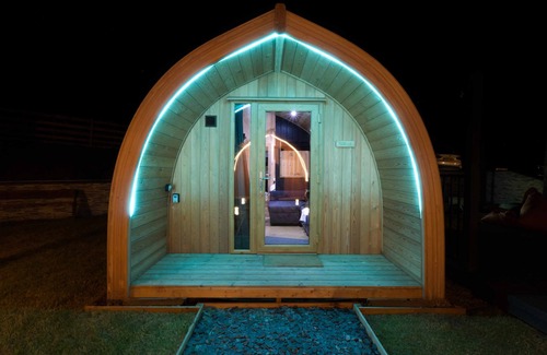 Achmelvich Cabin | Luxury Glamping Pod on the North Coast 500 (dogs allowed)