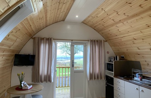 West Heslerton Cabin | Luxury Glamping Pods on a secluded quiet site. 1 Unit available.