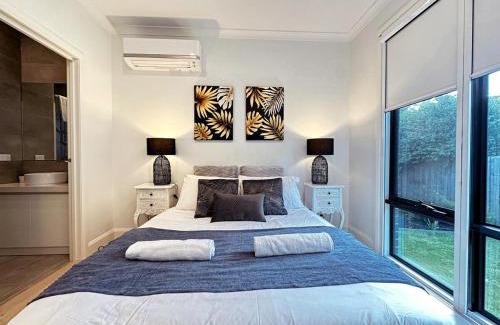 Glen Waverley House | Luxury Glen Waverley Townhouse 4br3ba Backyard