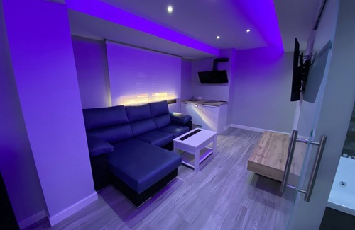 Linares Apartment | Luxury Gold