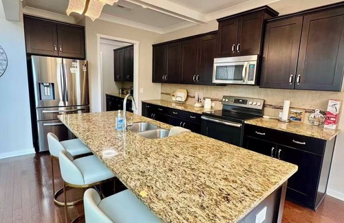 Monroe House | Luxury Golf Comm house w Pond, Pool & Tennis