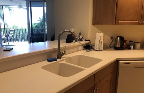 Hammock Bay Condo | Luxury Golf Condo Minutes to Marco Island! Marriott membership available