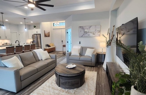 Pine Valley House | Luxury Golf Course Retreat with Heated Pool & Spa