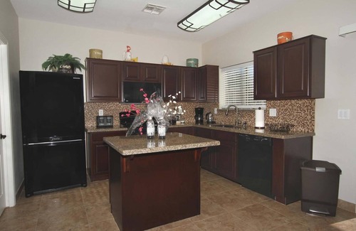 San Tan Valley House | Luxury Golf Property - Heated Pool - Hot Tub - Putting Green - HDTV