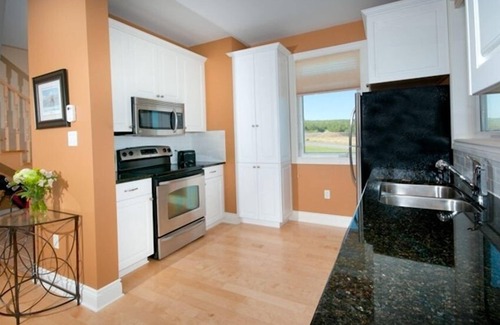 Baddeck House | Luxury Golf Retreat - Unlimited Golf for 4