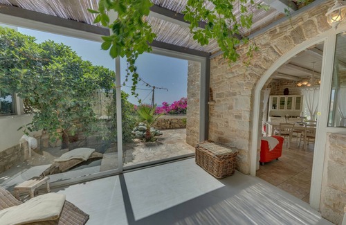 Pitsidia Villa | Luxury-Villa-Sea View-Infinity-Pool-Jacuzzi-8people-Matala-Phaistos-Komos-Beach