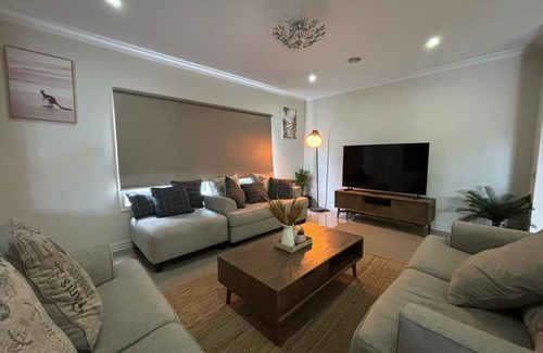Greenvale House | Luxury Green, comfort living for your holiday.nn