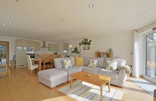 Mevagissey Apartment | Luxury ground floor Apartment Sleeps 5