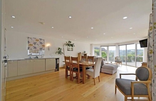 Mevagissey Apartment | Luxury ground floor Apartment Sleeps 5