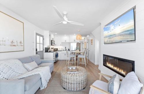 Mission Beach House | Luxury Ground N Oceanfront Unit with Patio Lounge