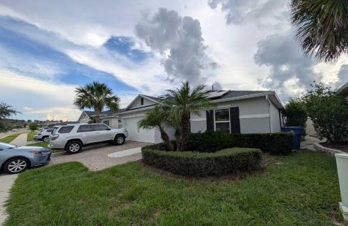 Clermont House | Luxury Groveland Villa with Pool, Grill & Office