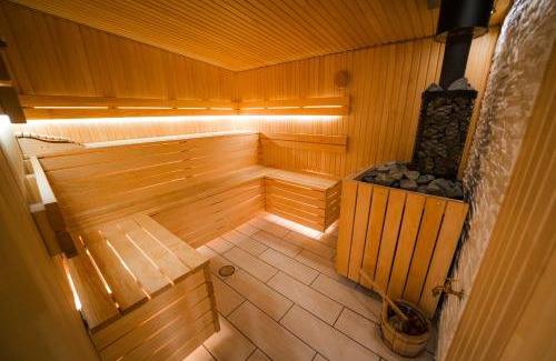 Valmiera House | Luxury Guest House - Hot Tub & Sauna