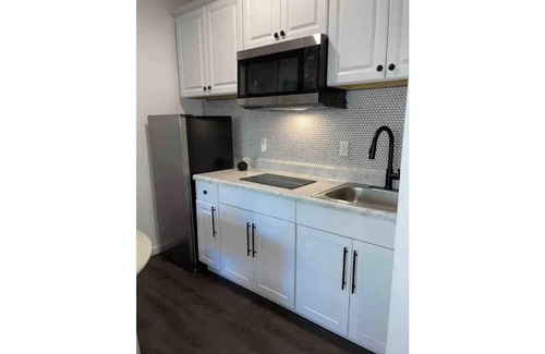 Smyrna House | Luxury Guest Suite