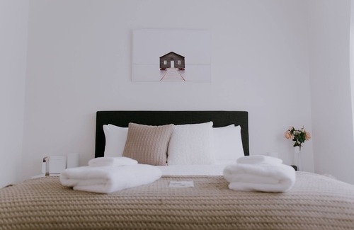Central Mudgee House | Luxury Guesthouse , 2 Bedroom 2 Bathroom , Perfect Location
