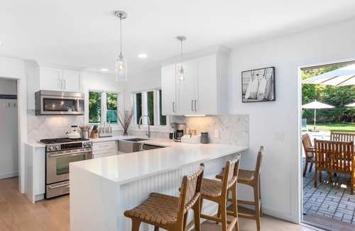 Speonk House | Luxury Hamptons Dream Retreat | Pool, Hot Tub, Tennis, Fire Pit | Close to Beach