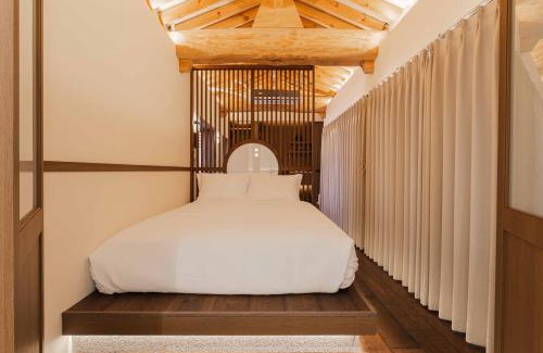 Cheongju Villa | Luxury Hanok Sangseon Heritage Hanok