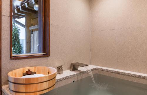Samcheong-dong Apartment | Luxury Hanok Stay Blue Dot
