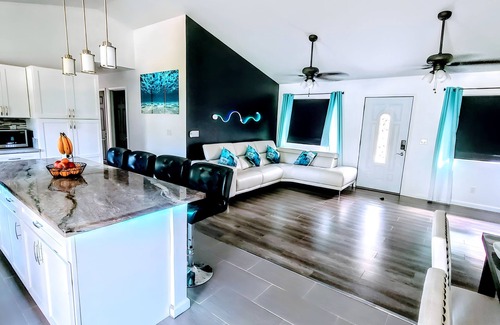 Keaau House | Luxury Hawaii Getaway: Close To Beach & Ocean 3 Bedroom Home by RedAwning