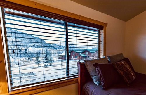 Crawford Apartment | Luxury HayLoft-High Speed WiFi