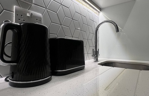 Heathrow Villages Apartment | Luxury Heathrow Airport Apartments PARKING ON SITE.