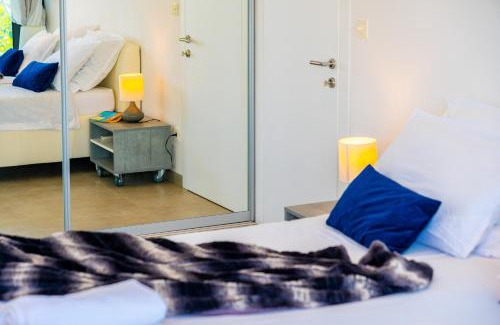 Lumbarda Apartment | Luxury Hidden Oasis - Greca