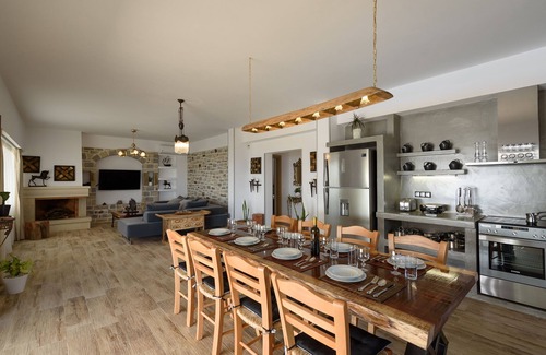 Faistos Villa | LUXURY HIDEAWAY IN SOUTH CRETE WITH POOL & PRIVACY