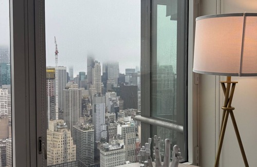 Koreatown Apartment | Luxury High Rise Apt - Unbeatable skyline view