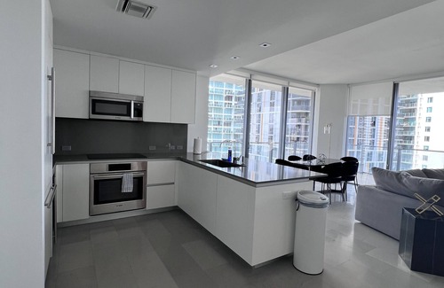 Brickell Condo | Luxury Highrise Home