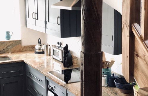 Claverton House | Luxury historic cottage with spectacular views - close to Bath