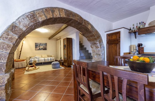 Castelsardo House | LUXURY HISTORIC HOUSE & EXCLUSIVE TERRACE. Live the Village, Live on the Sea!
